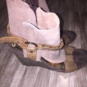 Diba Open Toe Zip Up Boot Wedges Size 8.5 Like NEW